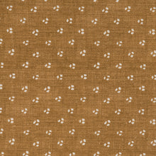 Load image into Gallery viewer, Three Friends in Winter Fabric - Camel